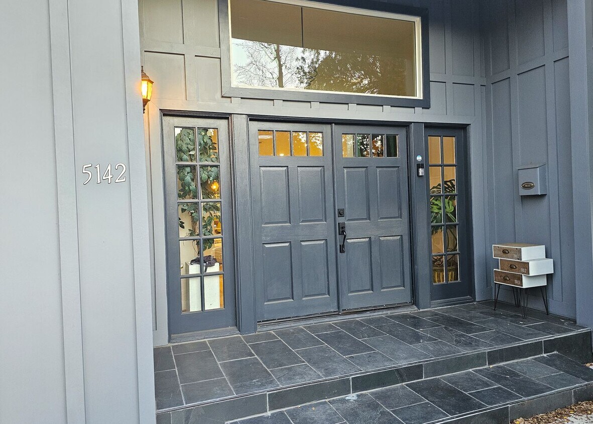 Primary Photo - 3 Bedrooms, 2 Baths Remodeled Encino Home ...