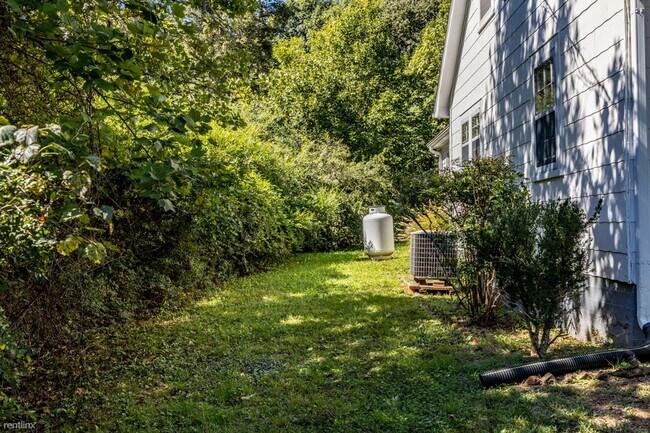 Building Photo - 4 br, 2.5 bath House - 2514 Taylors Gap Road