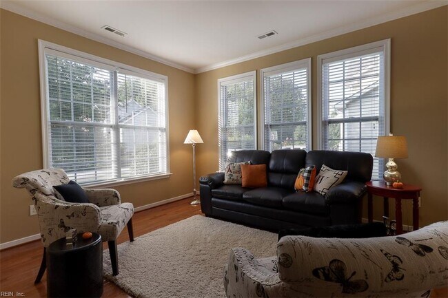 Foto del edificio - 3932 Stumpy Lake Ln