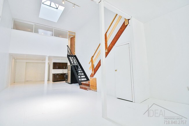 Building Photo - 36-46 South 4th Street #D33R