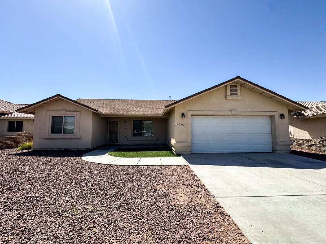 Primary Photo - "Well-Kept 3 Bedroom 2 bathroom Villa Chap...