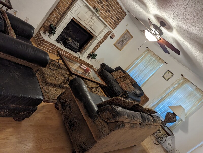 Building Photo - 123 Cedar Creek Dr
