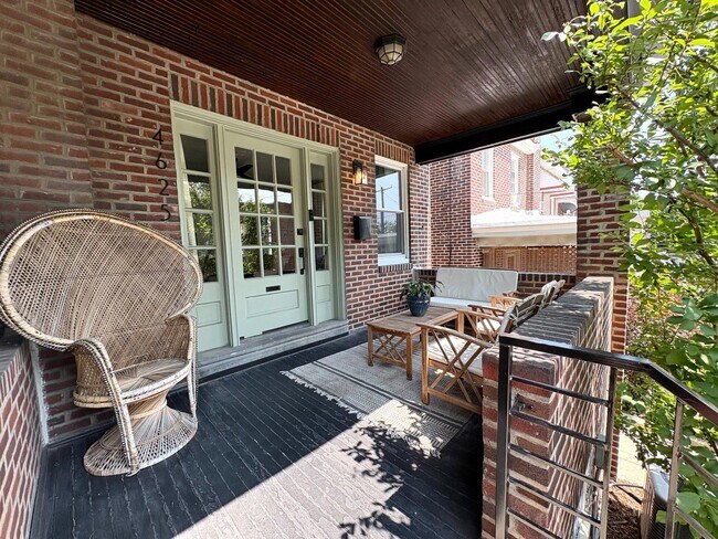 Foto del edificio - 4625 Silverwood St