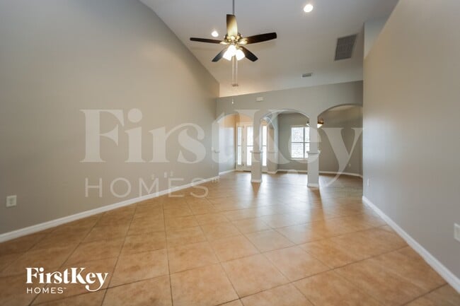 Building Photo - 10139 Yonaomi Cir