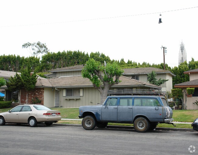 Building Photo - 12072 Laguna St