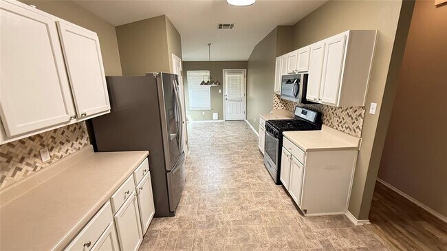 Foto del edificio - 317 McCarthur Dr