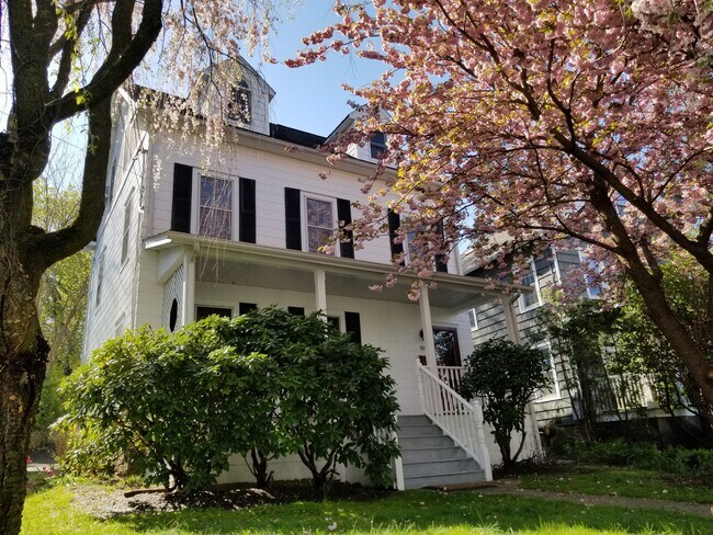 Building Photo - 40 Northfield St