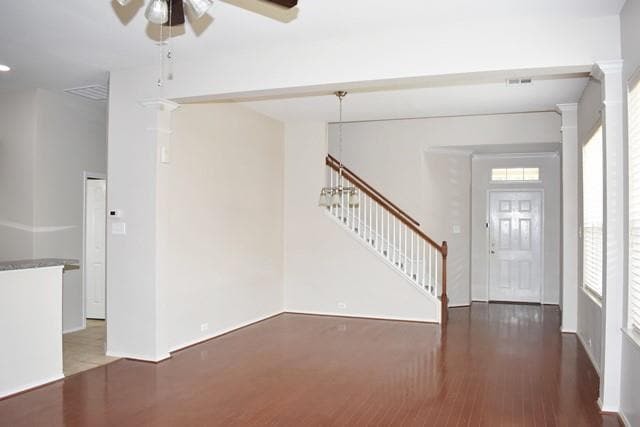 Building Photo - 1422 Ravenwood Dr