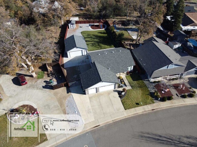 Foto del edificio - 3163 Butterfly Ln.  Beautiful Home with To...