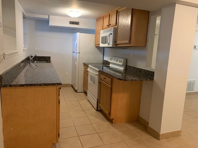 Building Photo - 619 Quebec Pl NW