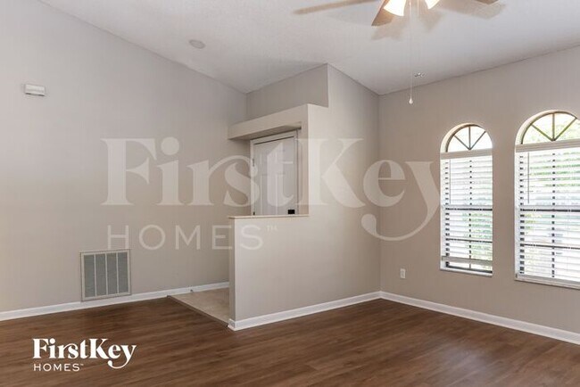 Foto del edificio - 1321 Coral Reef Ave NW