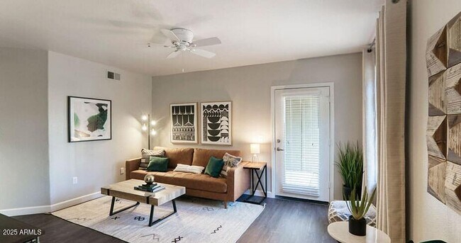 Foto del edificio - 1100 E Osborn Rd