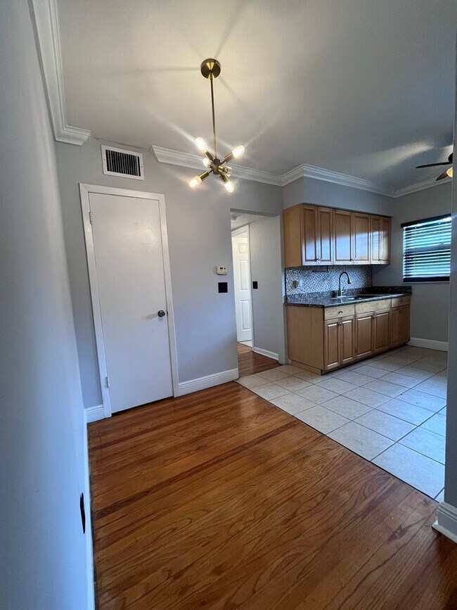 Foto del edificio - 3808-3808 W El Prado Blvd