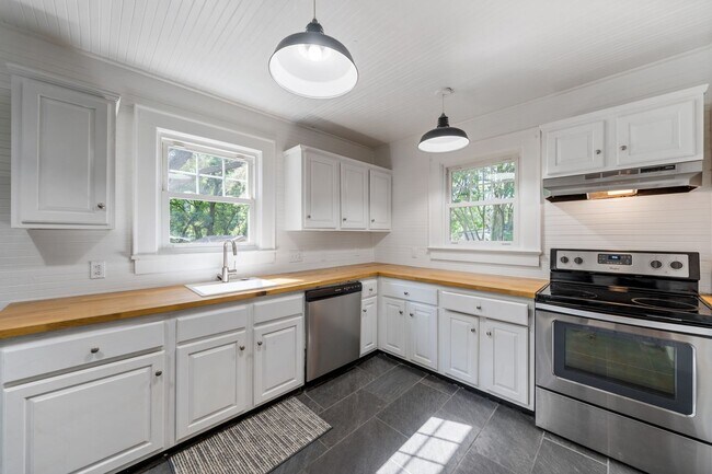 Building Photo - 3bd 1ba Home