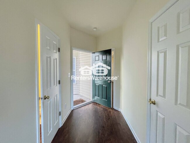 Building Photo - 3711 Bay Crescent