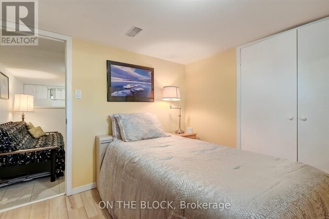 Building Photo - 534 Midland Ave