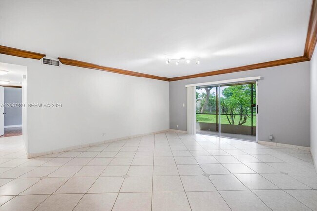 Foto del edificio - 709 Gardens Dr