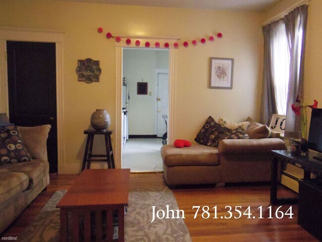 Building Photo - 4 br, 1 bath  - 15 Quint Ave Apt. 4