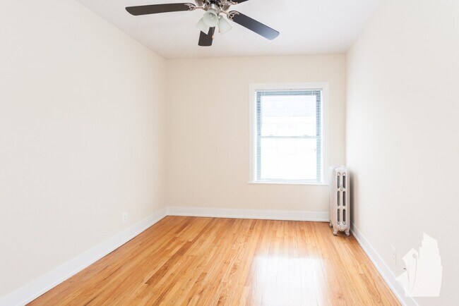 Building Photo - 4839 N Wolcott Ave