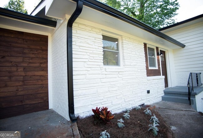 Foto del edificio - 3561 Misty Valley Rd