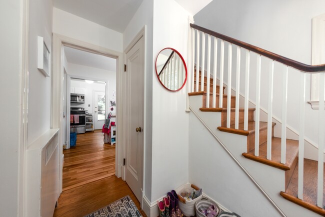 Foto del edificio - 3237 Livingston St NW