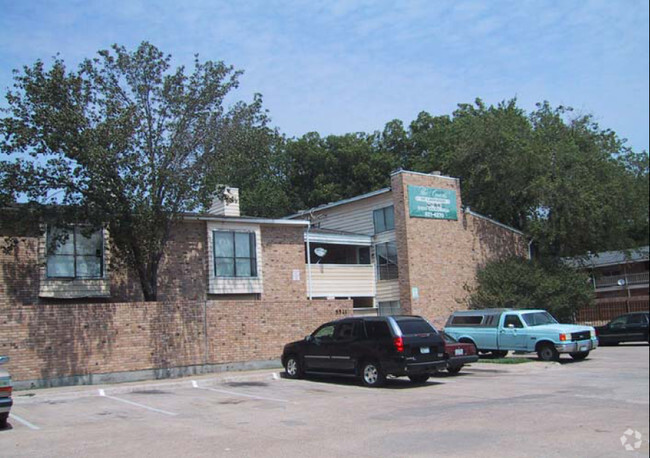 Building Photo - Courts of Lakewood