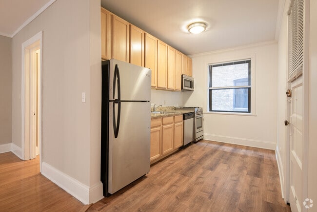 2BR, 1BA - 805SF - 2129 Ridge Avenue