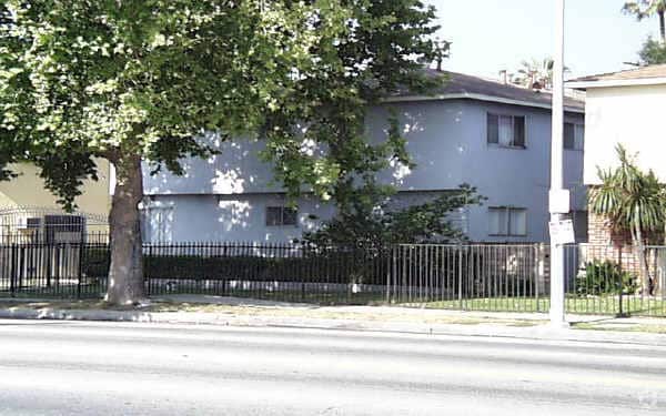 Building Photo - 7107 Whitsett Ave