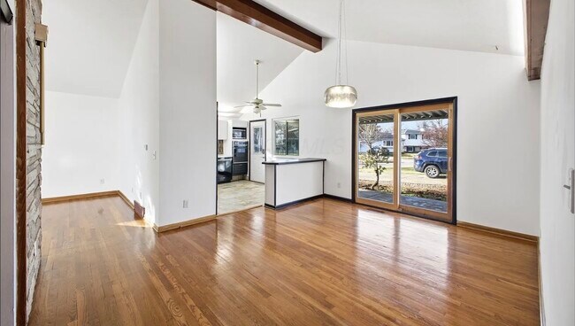 Foto del edificio - 5577 Cherrywood Rd