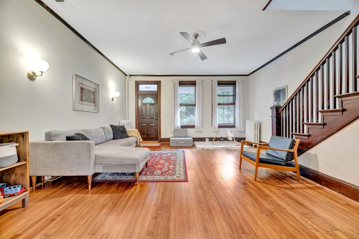 Primary Photo - 1340 North Carolina Ave NE