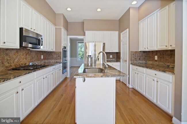 Building Photo - 8629 Terrace Garden Way