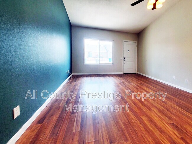 Foto del edificio - 4448 E Fremont St