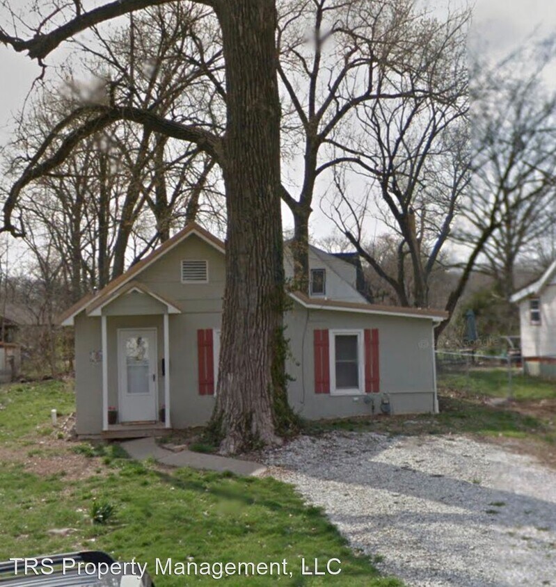 Primary Photo - 2 br, 1 bath House - 105 Clinton st.