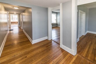 Interior Photo - Vandy House