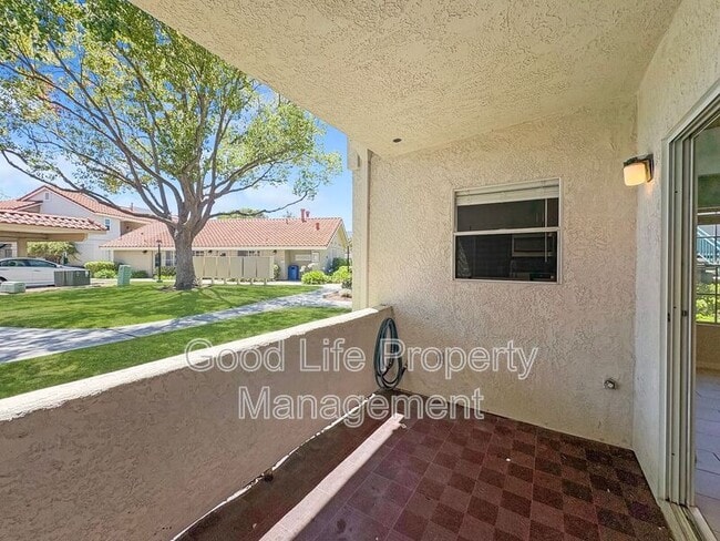 Building Photo - 10686 Aderman Ave