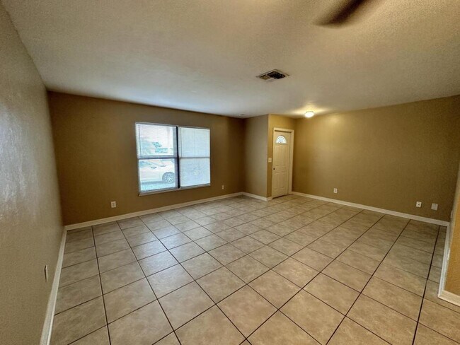 Foto del edificio - 3024 Santa Barbara Blvd