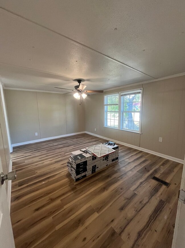 Foto del edificio - 3 Bed/2 Bath Mobile Home