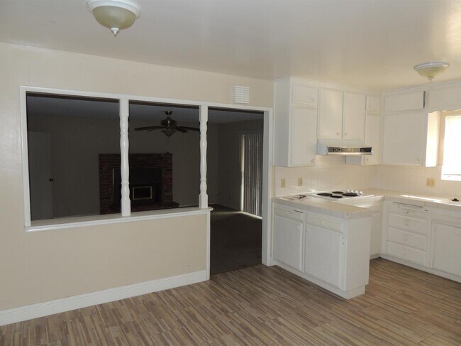 Building Photo - 1287 E Mesa Ave