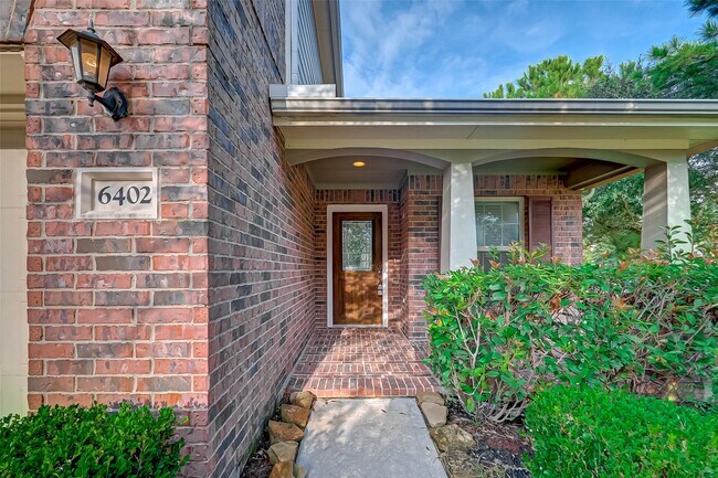 Foto del edificio - 6402 Black Bamboo Ln