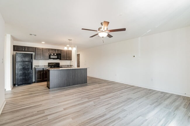 Building Photo - 1708 Fairmont Dr