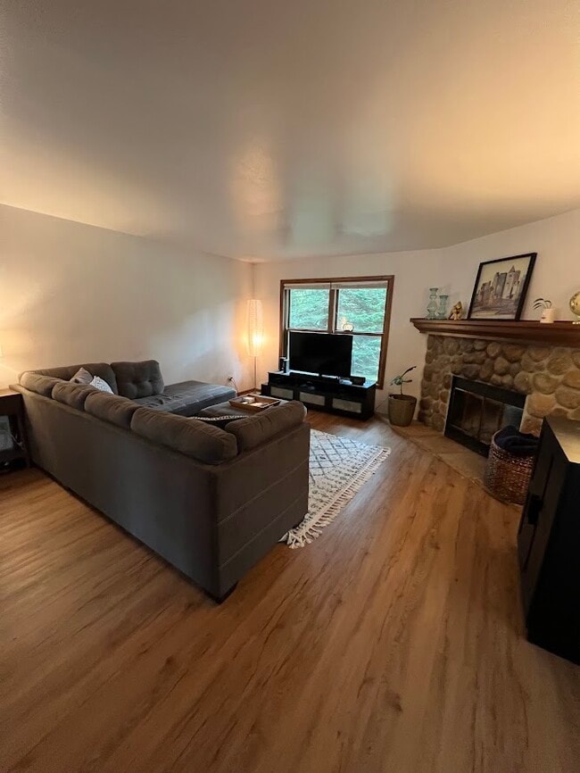 Building Photo - 399 Willow Grove Dr