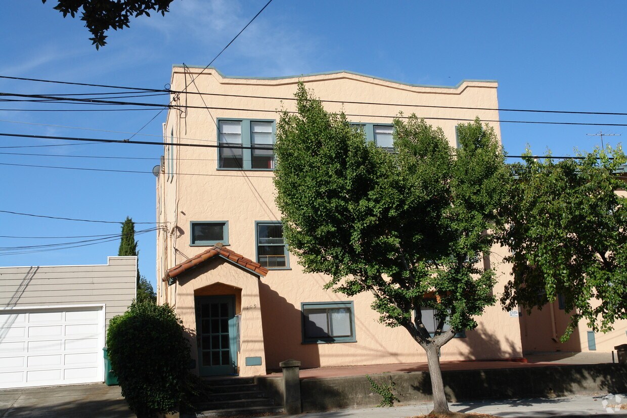 Building Photo - 109 Arundel Rd