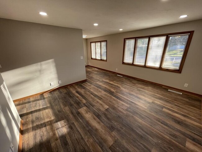 Foto del edificio - 5511 Canterbury Ln