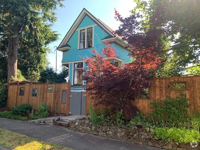 Building Photo - 4214 N Albina Ave