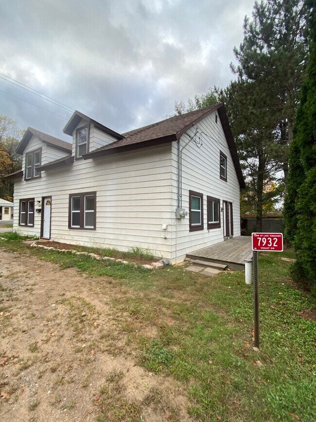 Building Photo - 7932 Violet Dr