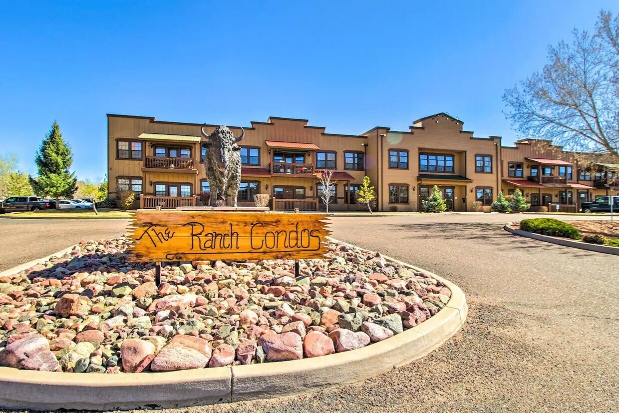 2385 Quarter Horse Trl Unit 213, Overgaard, AZ 85933 Condo for Rent