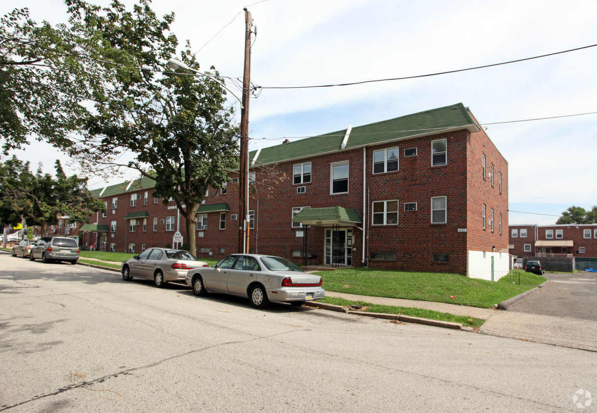 Primary Photo - Kendrick Court Apartments