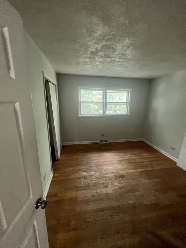 3rd bedroom - 13946 S State St