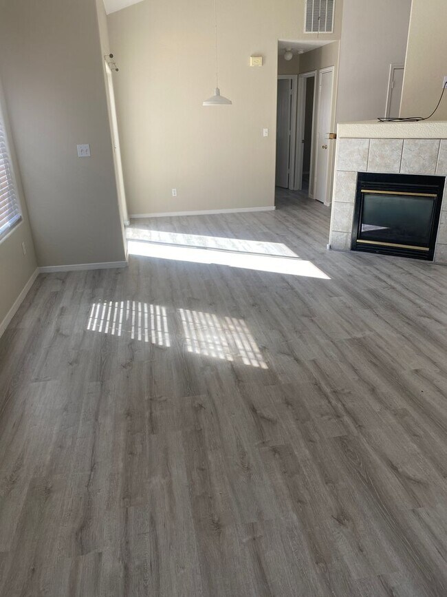 Foto del edificio - 8408 Cedarcroft Rd NW