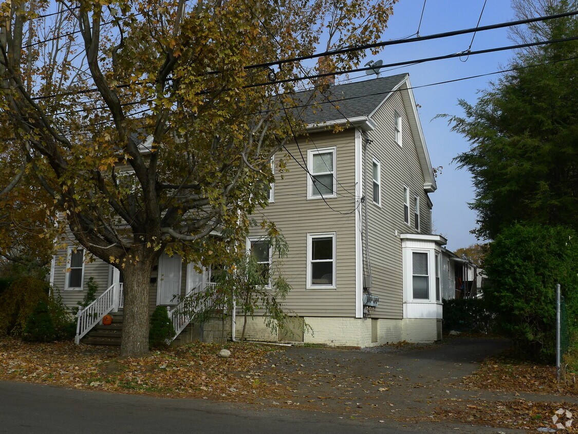 45 King St, Westfield, MA 01085 Apartments in Westfield, MA